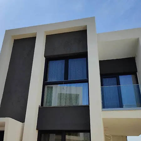 Suzana's Maisonette Apartment *